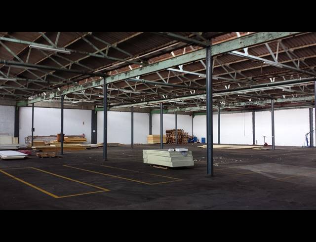 1,551M² FACTORY TO LET IN BRACKENFELL CENTRAL